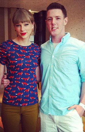 Taylor Swift cumpre promessa de um ano atrás