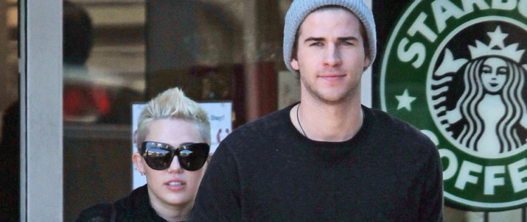 Miley Cyrus e Liam Hemsworth adiam o casamento