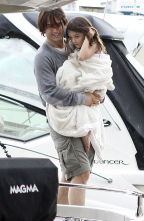 Tom Cruise comemora aniversário de Suri antecipadamente