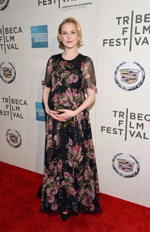 - <i>Calças já eram</i>, diz Evan Rachel Wood sobre sua gravidez
