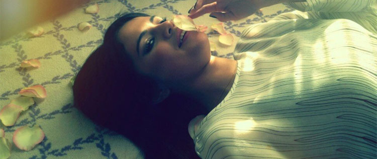 - <i>Estou em meus vinte anos. Quero me divertir</i>, diz Selena Gomez sobre Justin Bieber