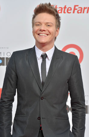 Michel Teló leva dois prêmios no <i>Billboard Latin Awards 2013</i>