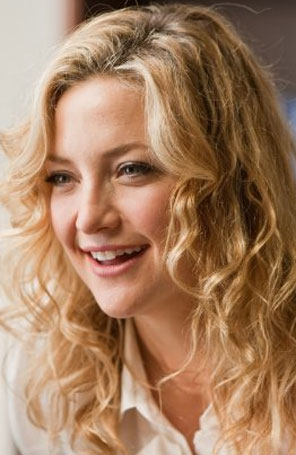 Kate Hudson ganha festa surpresa para comemorar os 34 anos