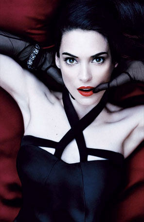 Winona Ryder faz pose sensual para ensaio fotográfico, veja!