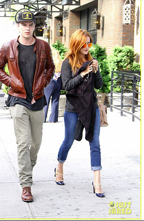 Ex de Jennifer Lawrence namora com neta de Elvis Presley