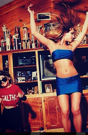 Irmã de Britney Spears posta foto antiga da cantora