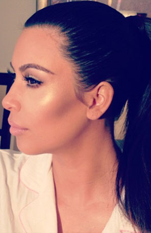 Kim Kardashian está <i>um pouco nervosa e ansiosa</i> para ser mãe
