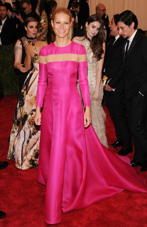 Somos muito velhos para ser <i>punks</i>, diz Gwyneth Paltrow sobro o baile do <i>MET</i>