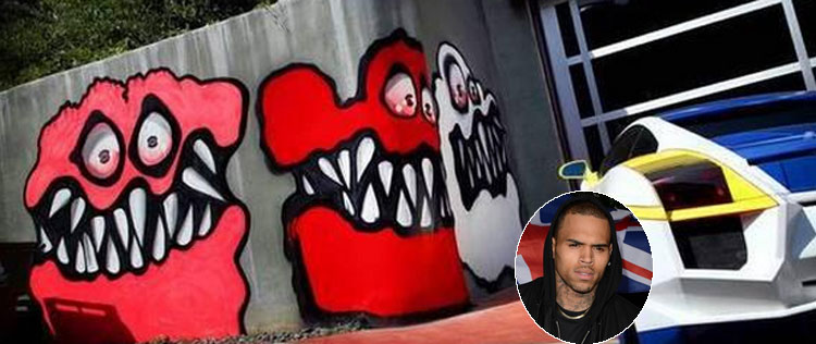 Chris Brown pode pagar multas por grafite no muro de sua casa