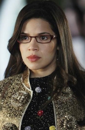 America Ferrera se forma na faculdade depois de 10 anos