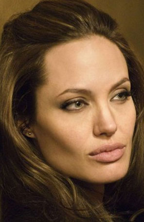 Tia de Angelina Jolie está lutando contra o câncer de mama