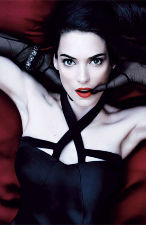 Winona Ryder fala sobre plástica e que está orgulhosa de suas linhas de expressão
