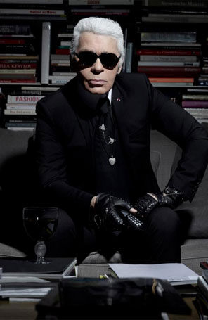 <i>Fendi</i> vai homenagear Karl Lagerfeld