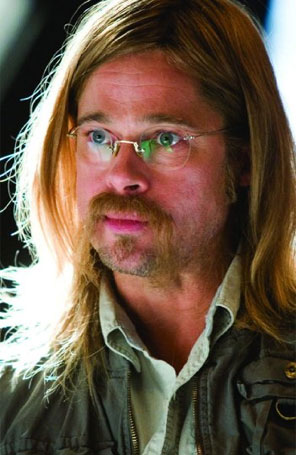 Brad Pitt diz que aprendeu a ser humilde com pai de Gwyneth Paltrow