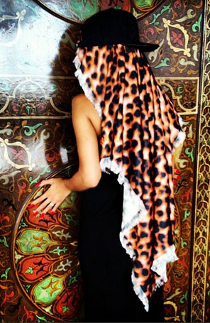 Rihanna vai ao Marrocos e posta foto toda coberta