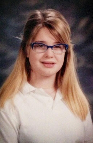 Kelly Osbourne divulga foto antiga pelo <i>Twitter</i>