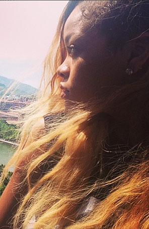 Rihanna não está lidando bem com o término do seu namoro com Chris Brown