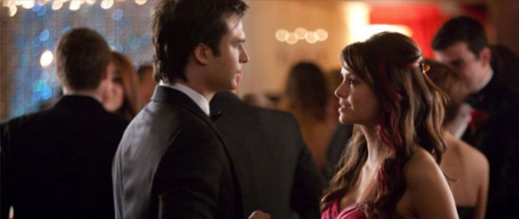 Nina Dobrev quase chora ao falar com Ian Somerhalder