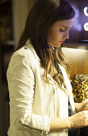 Emma Watson se sente uma <i>fraude</i> atuando