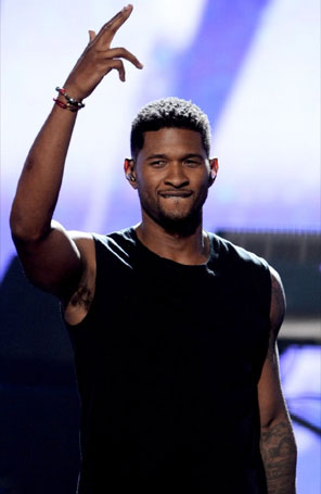 - <i>Estou pensando em voltar</i>, diz Usher sobre permanência em <i>The Voice</i>