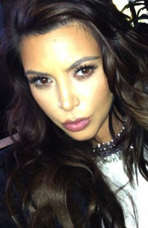 Mesmo grávida, Kim Kardashian continua com injeções de <i>Botox</i>, diz <i>site</i>