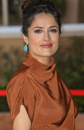 Salma Hayek se sentiu <i>desfigurada</i> durante a gravidez