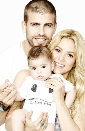 Shakira chega com família no Rio de Janeiro para acompanhar os jogos do marido