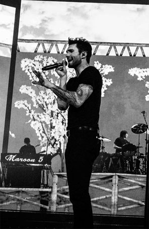 - <i>Eu normalmente odeio fragrâncias de celebridade</i>, diz Adam Levine. Entenda!