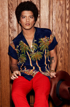 Bruno Mars vai usar <i>Dolce & Gabbana</i> em <i>shows</i>