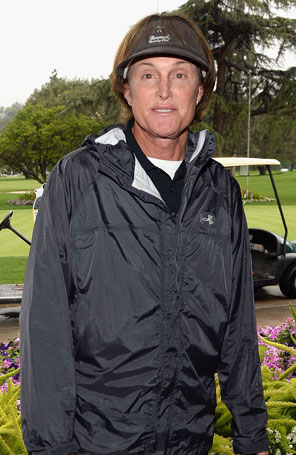 Bruce Jenner deixa sua casa depois da chegada de Kim Kardashian