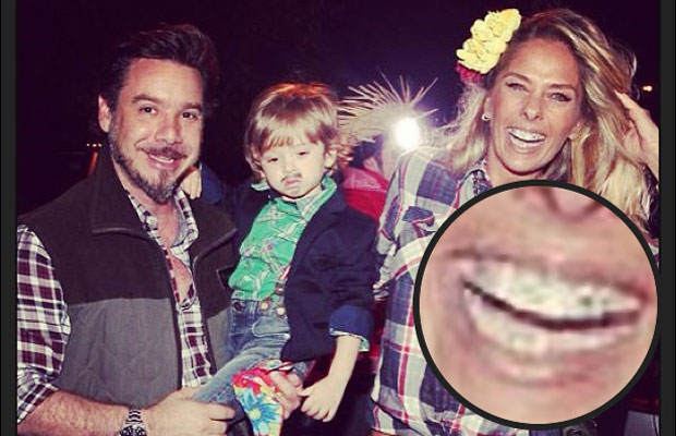 Com os dentes pintados de preto, Adriane Galisteu vai à festa junina com a família