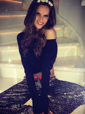 Izabel Goulart posa de pijama da <i>Victoria´s Secret</i>