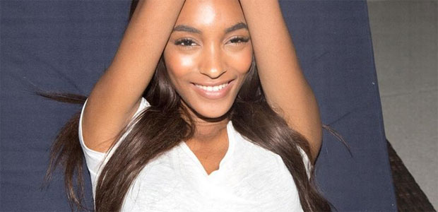 Jourdan Dunn não participa de desfile por causa dos seios. Entenda!