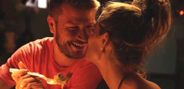 Rodrigo Hilbert prepara jantar romântico para Fernanda Lima, veja a foto!