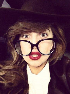 Mãe de Lady Gaga quer netos, saiba mais!