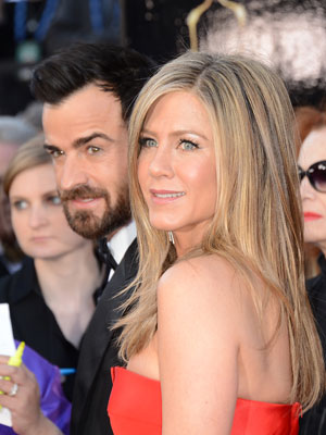 Jennifer Aniston se recusa a jantar com o noivo, Justin Theroux. Entenda!