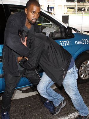 Kanye West agride <i>paparazzi</i>. Confira!