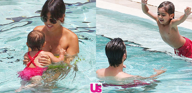 Kourtney Kardashian se diverte na piscina com filha