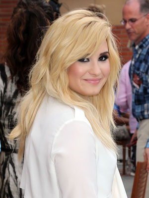 - <i>Eu não me importo se as pessoas gostam ou não</i>, diz Demi Lovato sobre seu cabelo