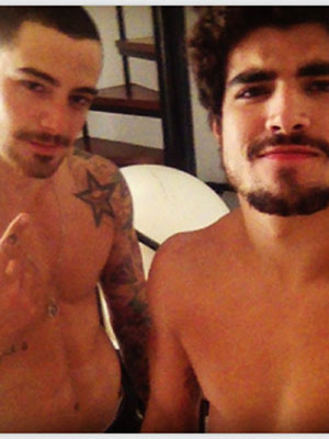 Caio Castro e Felipe Titto aparecem sem camisa depois de treino. Confira!