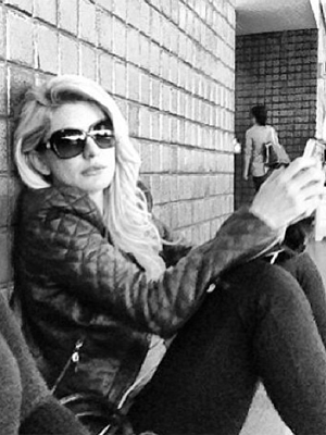 Antonia Fontenelle posta foto em Congonhas e se irrita com atrasos
