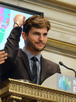 Para promover <i>Jobs</i>, Ashton Kutcher vai à bolsa de valores de Nova York