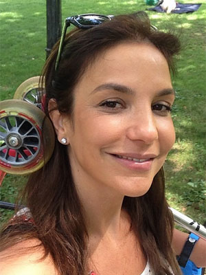Em Nova York, Ivete Sangalo posta foto sem maquiagem