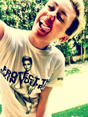 Miley Cyrus quer que os cabelos cresçam logo