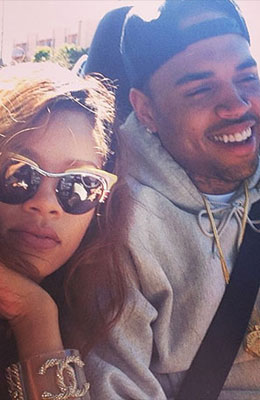 Rihanna considera retomar relacionamento com Chris Brown. Entenda!