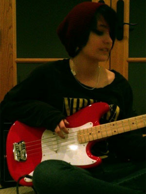 Paris Jackson está feliz em nova escola, diz <i>site</i>