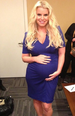Jessica Simpson reduz o preço de sua mansão