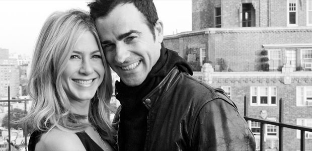 Jennifer Aniston e Justin Theroux devem marcar a data do casamento em breve