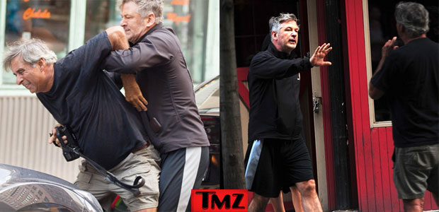 Alec Baldwin briga com <i>paparazzi</i> no meio da rua