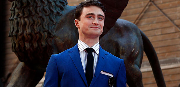 Daniel Radcliffe aparece em <i>première</i> após assustar com magreza